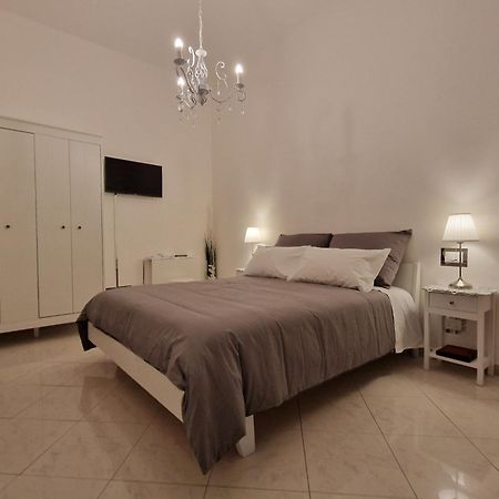 Cinzia'S House Of Mirrors Apartment Pisa Exterior photo